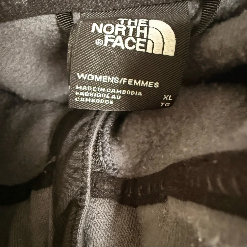 The North Face Charcoal Pullover with Black Sleeve Pocket - Picture 6 of 7